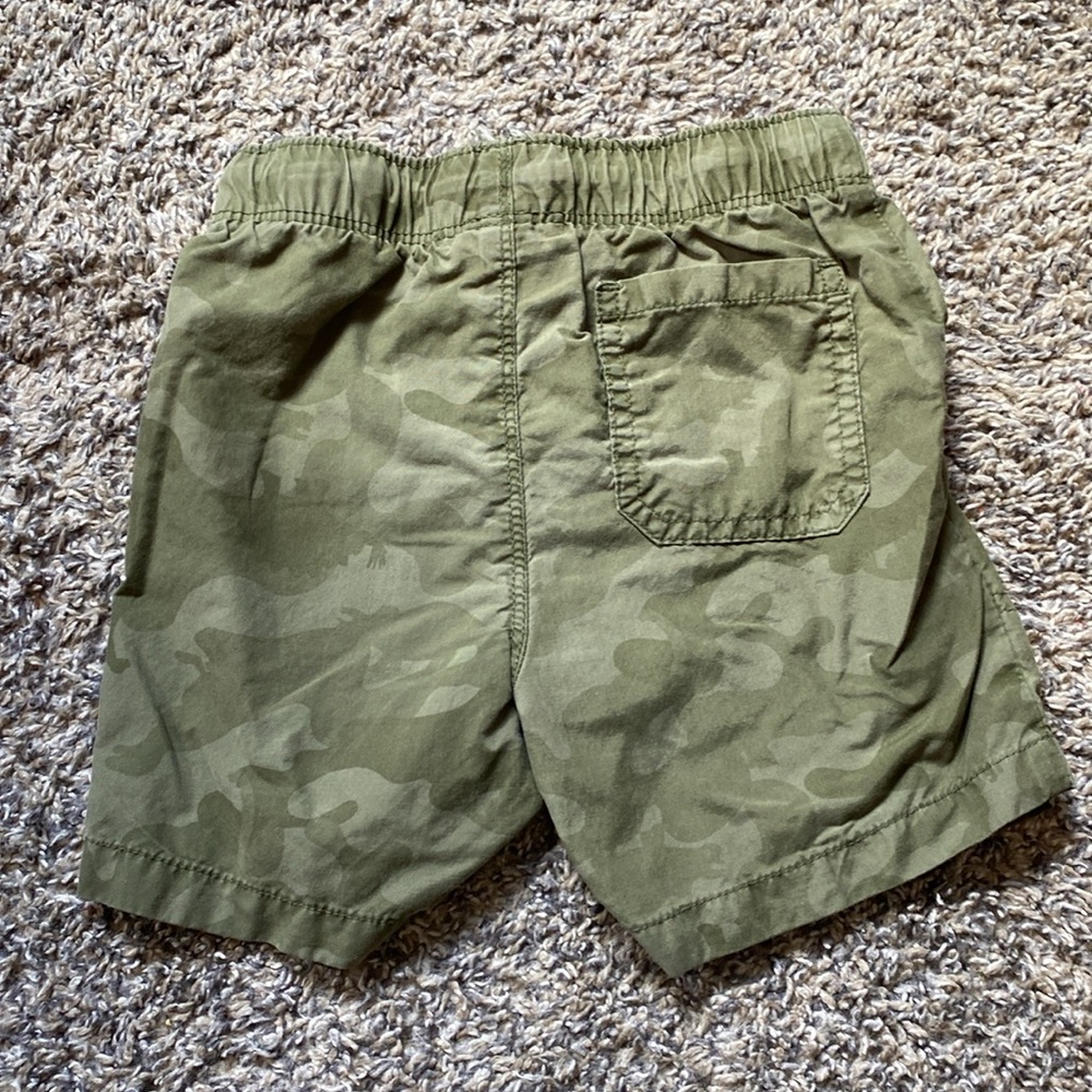 2T Camo Shorts - Picture 2 of 3
